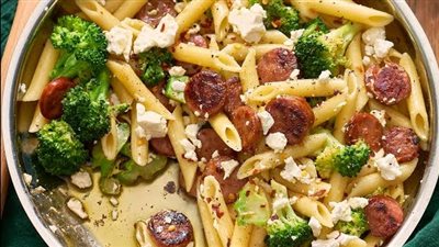 من المطبخ الإيطالي.. حضري باستا بالشروم والسوسيس