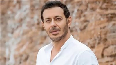 مصطفى شعبان يصور 