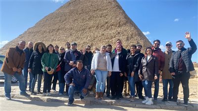  السياحة تنظم زيارة لأهرامات الجيزة لممثلي دولة النرويج ضيف شرف القاهرة للكتاب 