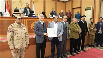 محافظ كفر الشيخ يكرم 56 متميزًا من أبناء المحافظة