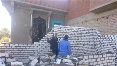 إيقاف أعمال بناء على أملاك الخاصة بقرية الأشراف بقنا 