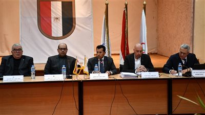 وزير الشباب يناقش ملف استضافة مصر دورة الألعاب الأولمبية 2036