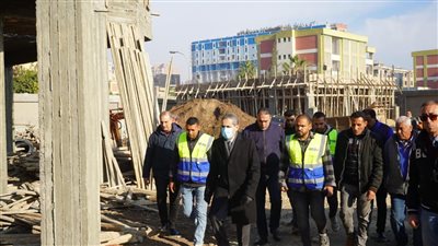 محافظ الغربية يتابع مشروعات الرصف والتطوير بالمحلة الكبرى
