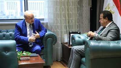 عبد الغفار يهنئ 