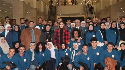 أهل مصر .. وزيرة الثقافة تلتقي شباب المحافظات الحدودية بمعرض القاهرة الدولي للكتاب