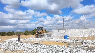 إزالة 53 حالة تعد على الأراضي الزراعية بالبحيرة