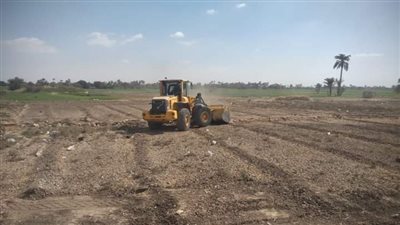 ضمن الموجة ٢٢ .. إزالة ٩ حالات تعدى بقرية المحروسة بقنا