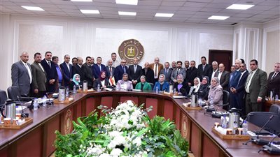 وزير العمل يلتقى مديري مديريات العمل بالمحافظات.. ويوجه بتنفيذ خطة مشروع 