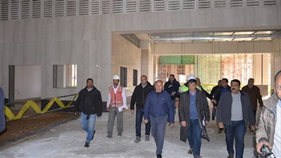 وزير النقل :  القطار الكهربائي السريع يوفر 72 ألف فرصة عمل