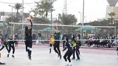 طائرة المقاولون العرب تتفوق على المعادى