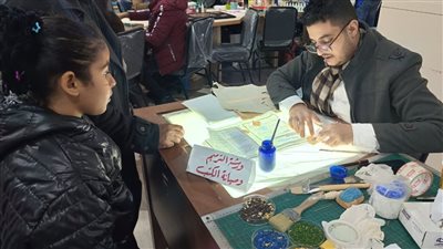 ورشة للتدريب على ترميم وصيانة الكتب والمخطوطات في جناح الأزهر بمعرض الكتاب