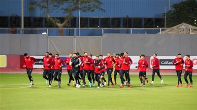 فقرات فنية متنوعة وتقسيمة في مران الأهلي