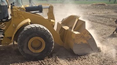 إيقاف أعمال بناء بدون ترخيص لحالتى تعدى بقرية أبنود في قنا