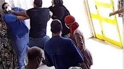 قرار جديد في واقعة تعد عامل بالضرب علي  طبيب داخل مستشفى بالمطرية 