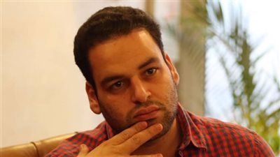 «مذكرات عمر الشريف والنوم مع الغرباء.. سيرة ومسيرة» للسيد الحراني بمعرض الكتاب