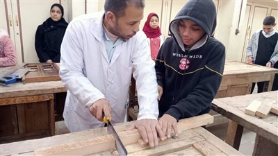 دورة تدريبية لتأهيل ذوى الهمم علي الحرف اليدوية بالفيوم 