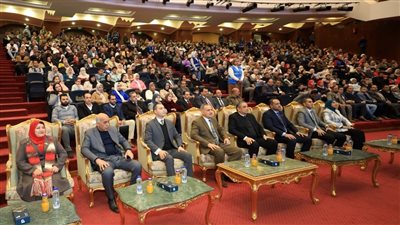 جامعة كفر الشيخ تكرم متطوعي مؤسسة «حياة كريمة» 