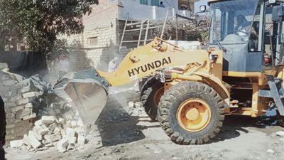 محافظ الإسماعيلية يتابع اصطفاف المعدات لتنفيذ الموجة 22 لإزالة التعديات 