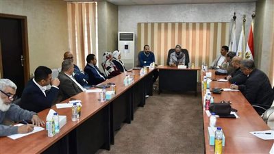 رئيس جهاز السويس الجديدة تلتقي عددًا من المستثمرين بالمنطقة الصناعية بعتاقة لدراسة مقترحات التطوير