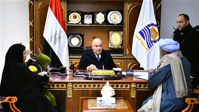 جلسات فردية لأصحاب الشكاوى بديوان عام قنا 