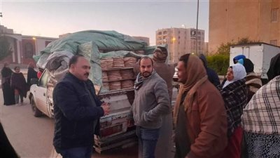 ضبط 20 طن سلع استهلاكية مجهولة المصدر بالعاشر 