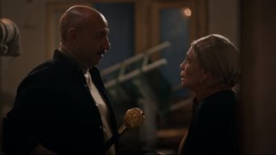 أحمد فهيم يخطف العقد عنوة من سوسن بدر.. الحلقة 7 من حدوتة منسية 