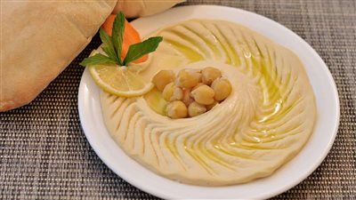 للدايت.. طريقة عمل حمص بالكاري والثوم