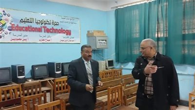 مدير تعليم نجع حمادي يتابع استعدادات انطلاق الفصل الدراسي الثاني