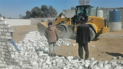 تنفيذ 12 قرار ازالة وتحرير 9000 م من أراضي الدولة بقوص 