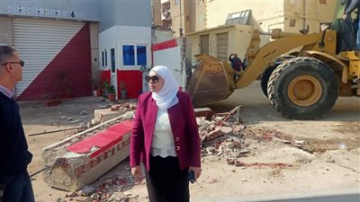 نائب محافظ القاهرة تقود حملة مكبرة لازالة التعديات والمخالفات بحي المقطم 