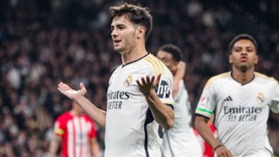 ريال مدريد يتقدم على اتلتيكو بهدف دياز في الشوط الأول