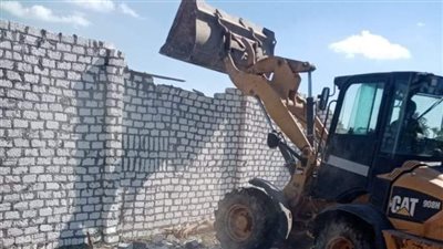 إزالة 65 حالة تعدٍ على الأراضي الزراعية وأملاك الدولة بالفيوم 