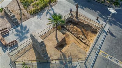 السعودية.. العثور على 25 ألفا من المواد الأثرية تعود إلى عصر الخلفاء الراشدين