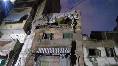 خسائر نوة الكرم.. انهيار جزئى لاحد العقارات بالاسكندرية 