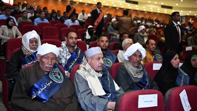   تكريم أســر الشهداء وضحايا الـحرب فى قنا 