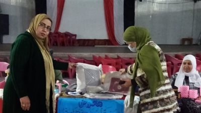 فتح مراكز الشباب مجاناً لأصحاب المشروعات اليدوية والتراثية لتسويق منتجاتهم