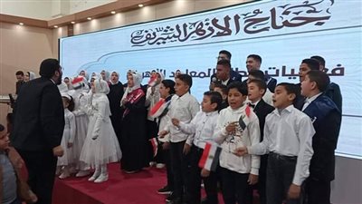  فريق إنشاد الغربية يضيء جناح الأزهر بمعرض القاهرة