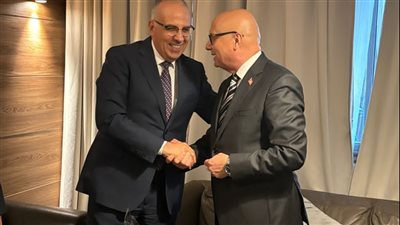 وزير الري يلتقي نظيره التونسي على هامش 