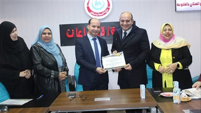 وكيل صحة القليوبية يكرم مجموعة من العاملين بمديرية الشئون الصحية