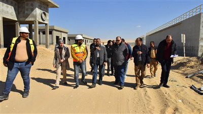 محافظ أسيوط يتفقد إنشاء محطة معالجة صرف صحي بني غالب بـ1,6مليار جنيه