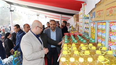 محافظ بني سويف يفتتح معرض الواسطى للسلع الأساسية والتموينية 