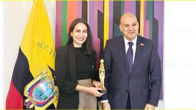 سفير مصر في كيتو يلتقي وزيرة الثقافة والتراث بالإكوادور