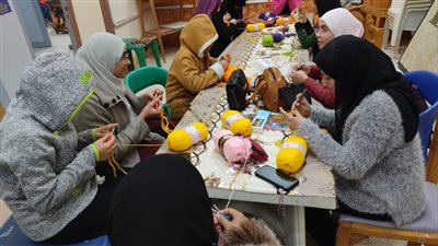 ورشة أعمال يدوية بمركز شباب الساحل تحت شعار 