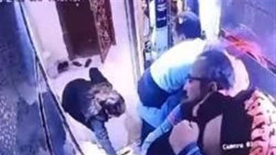 وصول المتهمين بخطف طفلتي مدينة نصر للمحكمة 