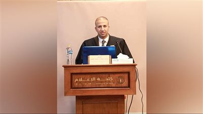 الزميل محمد الطوخي يحصل على الماجستير في توظيف الصحف الإلكترونية 