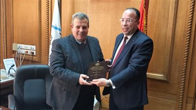 رئيس السكة الحديد يكرم الدكتور ياسر عبدالله لحصوله على الدكتوراه 