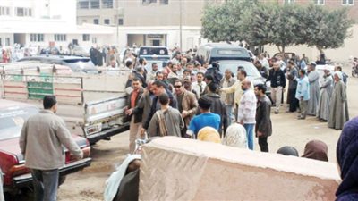 ضباط وأفراد شرطة مركز صدفا يحتجون علي إفراج النيابة عن المتهمين بالتعدي عليهم