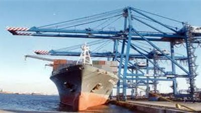 ميناء دمياط يستقبل 63 ألف طن قمح