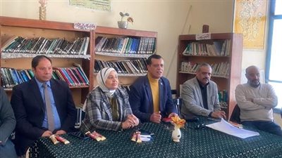 وكيل تعليم قنا يتابع انعقاد لجنة اختيار المتقدمين للعمل رؤساء لجان ومراقبين