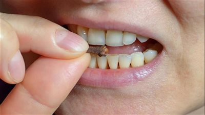 فوائد وضع القرنفل تحت اللسان يوميًا| لن تصدق النتيجة